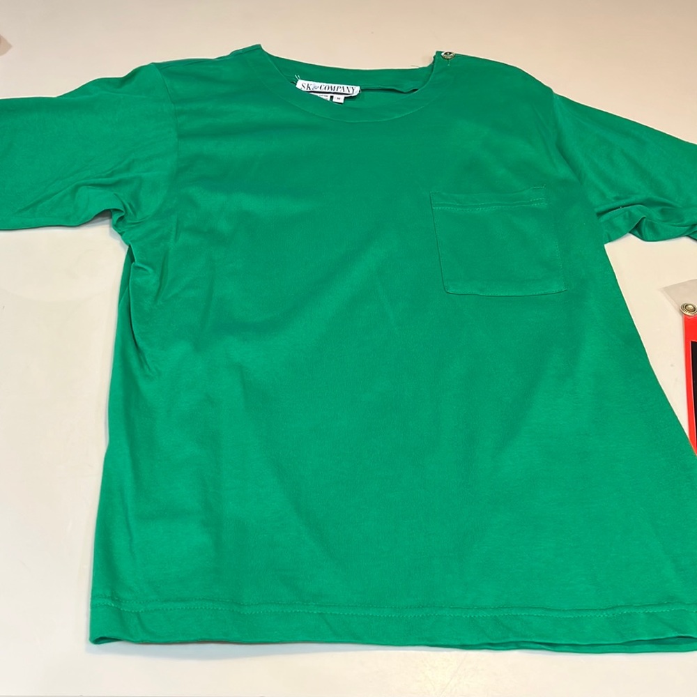 S K & Company Green top Medium NWT
